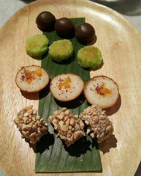 Nusa Indonesian Gastronomy
1. Ketan
2. Serabi
3. Bika
4. Nastar coklat