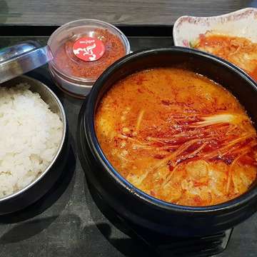 Sundubu Jjigae
#sundubujjigae #mujigae #koreanfood
