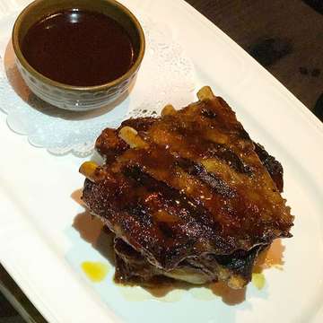 Rib Eye Steak & Pork Ribs
.
.
#ribs #ribeye #ribeyesteak #beef #steak #porkribs #pork #finedining #kuliner #food #foods #foodie #bali #balikuliner #foodblog #foodblogger #yummy #yummyfood #memebuncitfoodist