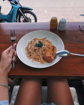 Заключительный день 🍽
•
Обедаем и идём тусить на виллу 🌴
•
•
#бали #еда #приятногоаппетита #паста #фетучини #балиеда #кафе #индонезия