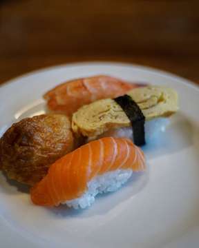 KALAP 😉
.
.
#food #foodgasm #foodporn #foodie #foodphotography #lowlights #salmon #japanesefood #japan #sushi #lobster #granmelia #yoshiizakaya #sony #sonyalpha_id #sonyalpha