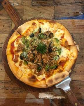 Best pizza’s & pasta’s of Bandung @eat_eatalia ! #bandung #bagus #indonesia #italia #pizza #pasta #fresh