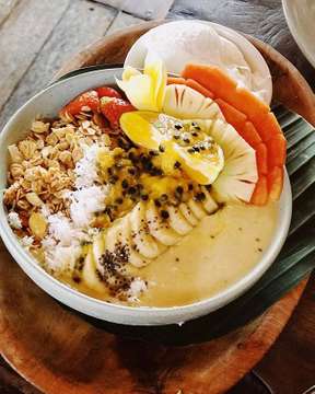 Mango bowl 🤤🍌🙌🏼
#betelnut #smoothiebowl #mango #bali