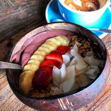 #acaibowl #açaí #bali #breakfast #seminyak #shelterbali #indonesia #travel #travelphotography