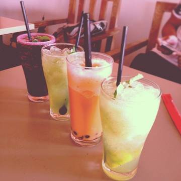 colourful drink🍸🍹🍷🍺
#colourful #drink#coffeeshop #blackcanyon#kutabeach #bali #indonesia #lime #orange #berry #cool