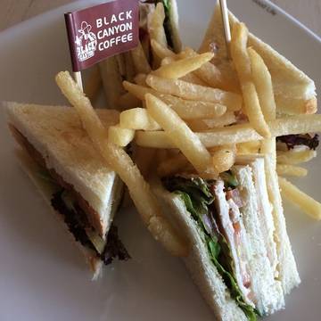 american club sandwich | lunch @blackcanyonthailand bali #blackcanyonthailand #blackcanyoncoffee #blackcanyon #thailandfoods #pic2keep_food #pic_of_food #foodknockout #foodwhorediaries #foodchasers #TAGDISTRICT.APP #foodporn #instafood #delicious #sharefood #TD #TD_food #eating #foodpics #TDstagrammers #InFoodsWeTrust