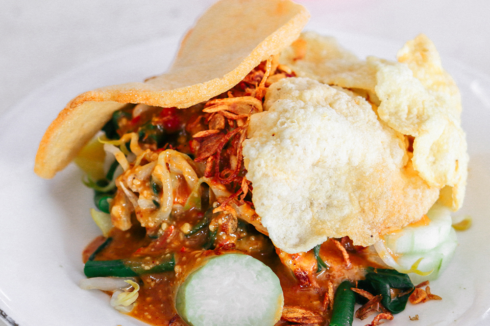 Menikmati Gado-Gado Direksi Legendaris