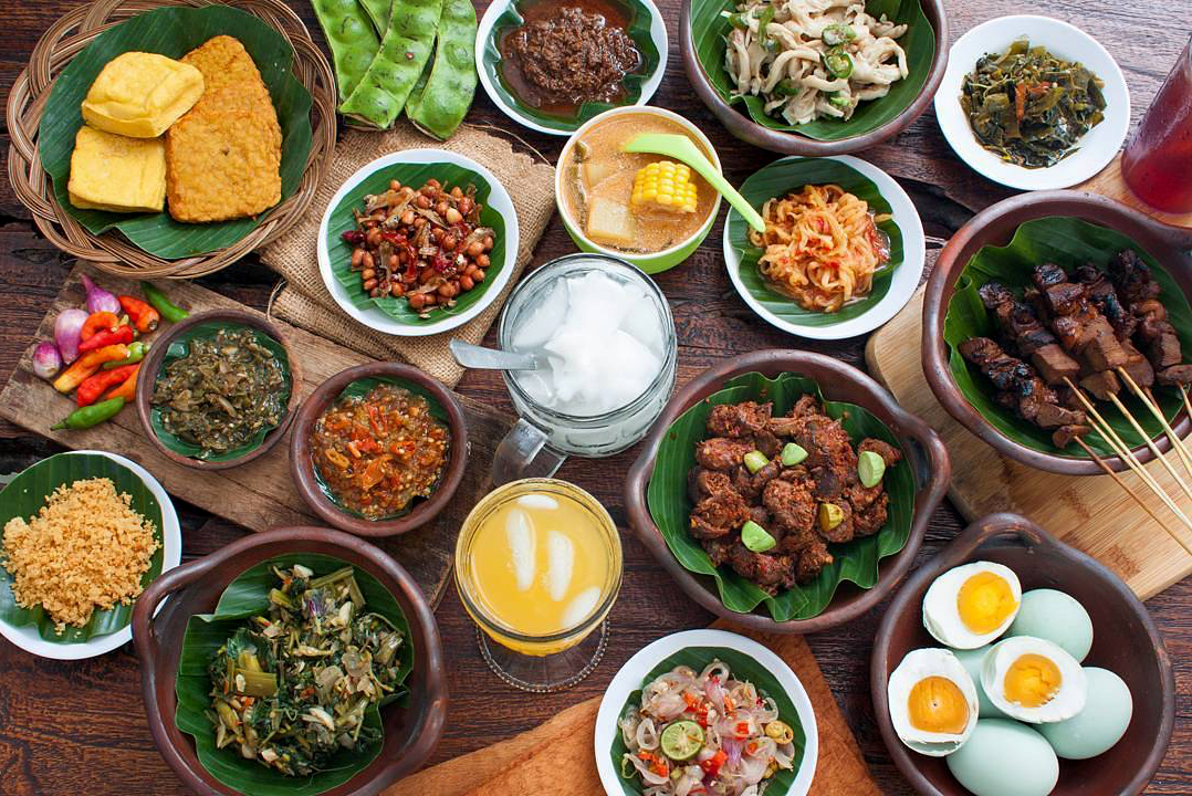 8 Kuliner Murah Meriah di Tebet yang Nggak Pernah Sepi Pembeli