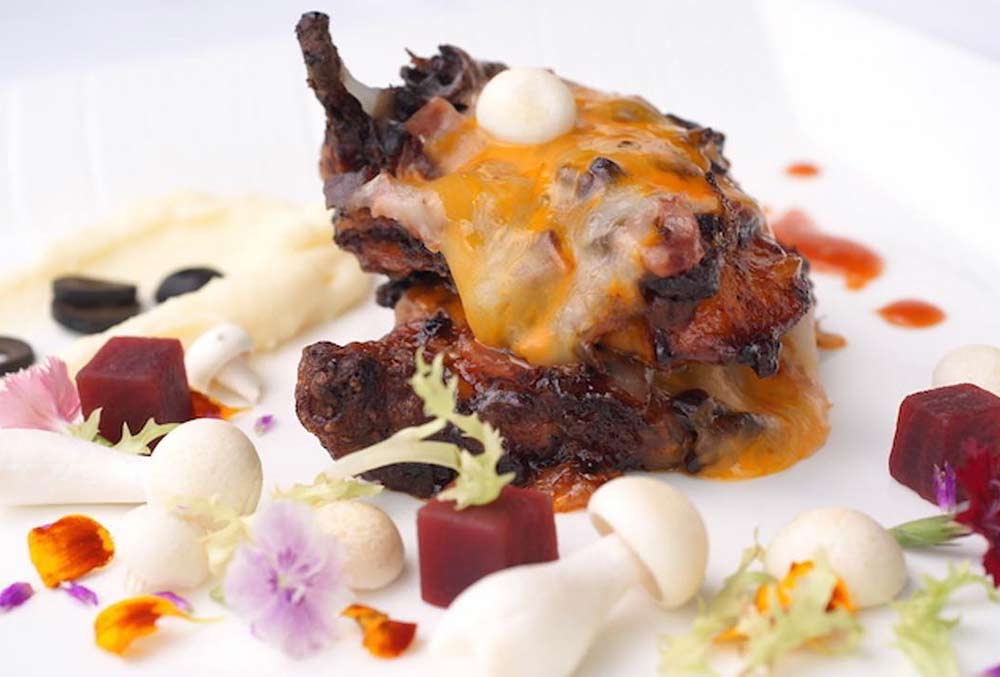 Sajian Kuliner Lezat di Ketinggian Kota Bandung dari InterContinental Bandung Dago Pakar