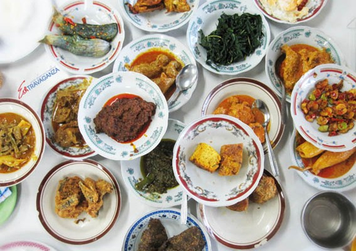 10 Restoran Padang Paling Enak Di Jakarta