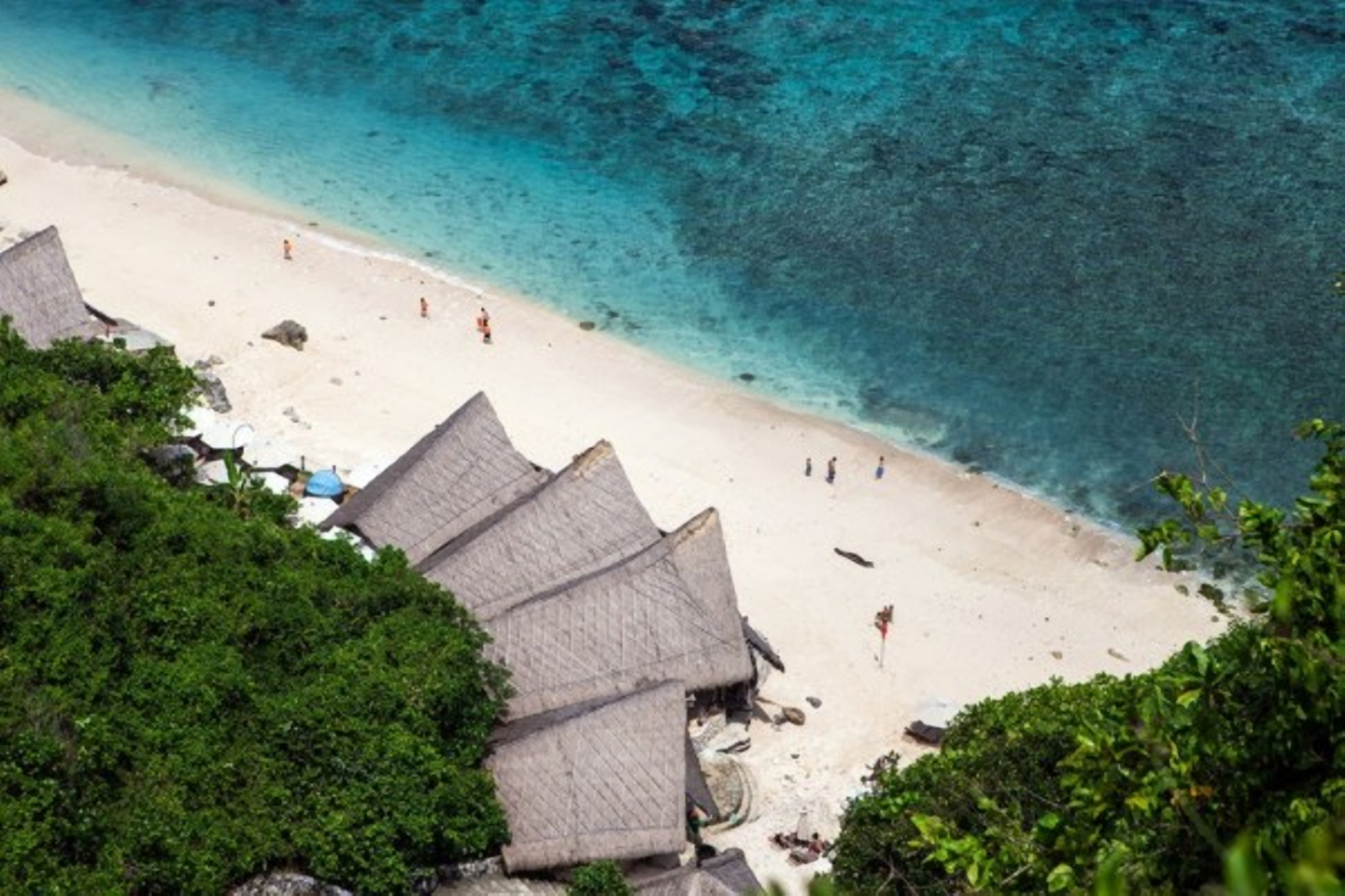 Бали остров пляжный клуб на скале. Sundays Beach Club Bali. Бали без фотошопа. Finns Beach Club.